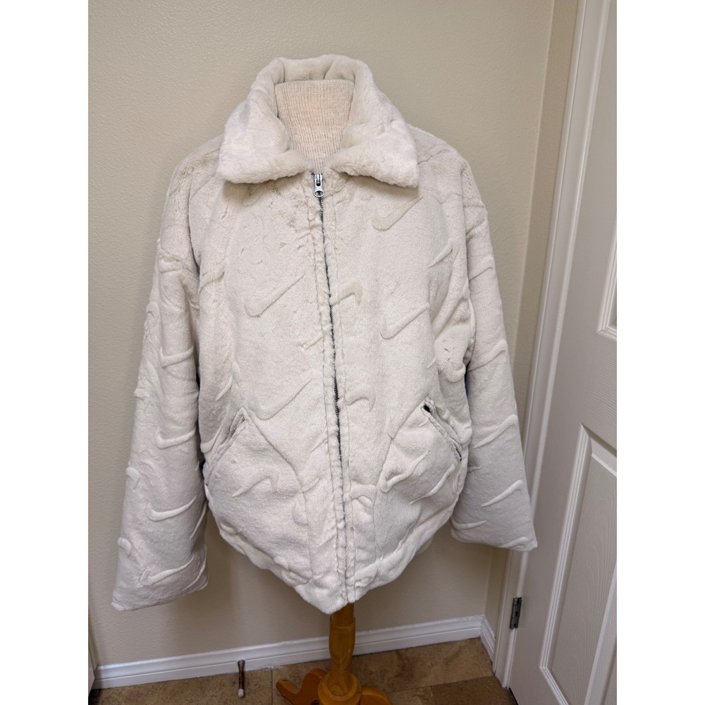 Very Rare Nike Sportswear Faux Fur Jacket Cream All Over Swoosh XL CU6558-110